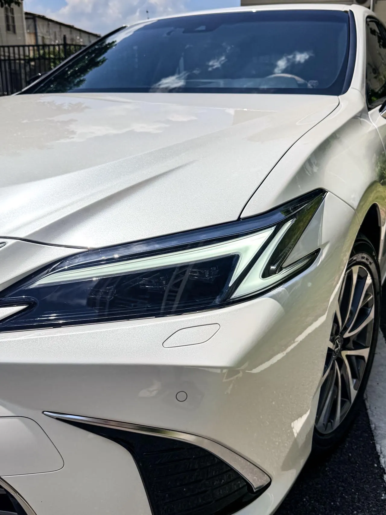 Lexus ES (Imported) 2025 ES300h 2.5 Stepless Premium Edition Automatic Gear 6