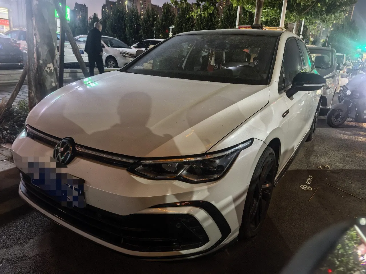 Volkswagen 2021 Golf 8 R-Line 1.4TSI 280TSI Automatic - View 1