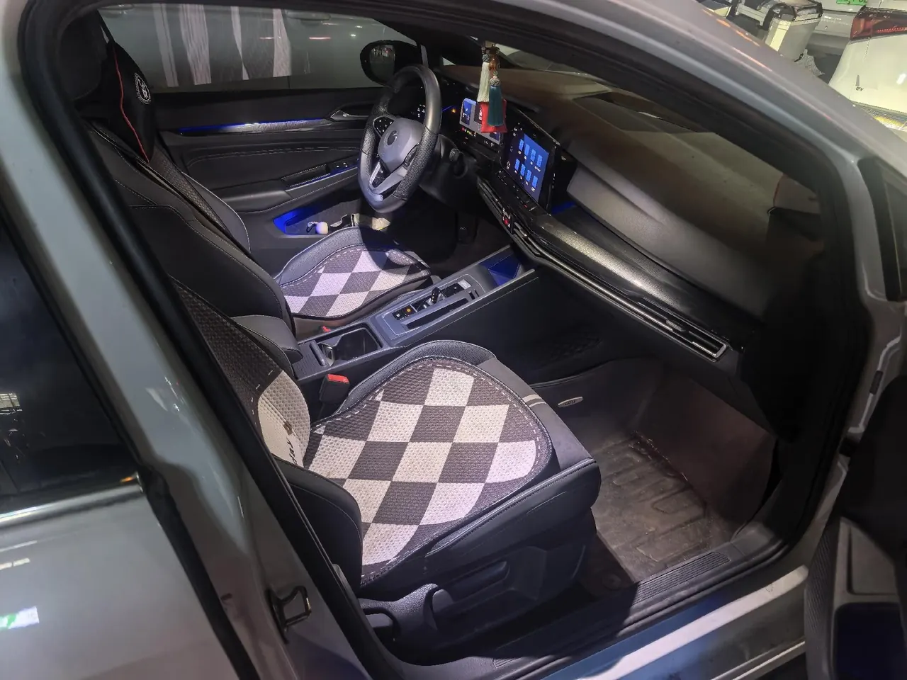 Volkswagen 2021 Golf 8 R-Line 1.4TSI 280TSI Automatic 3
