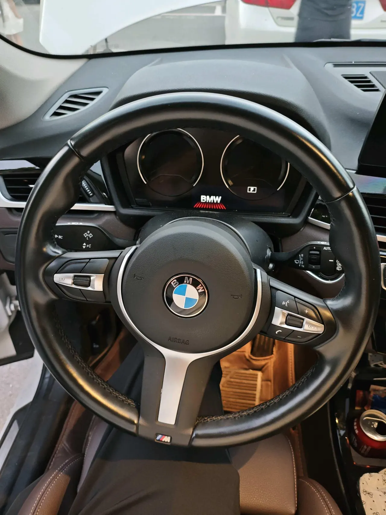BMW 2021 X1 sDrive20Li 1.5T exclusive automatic gear 13