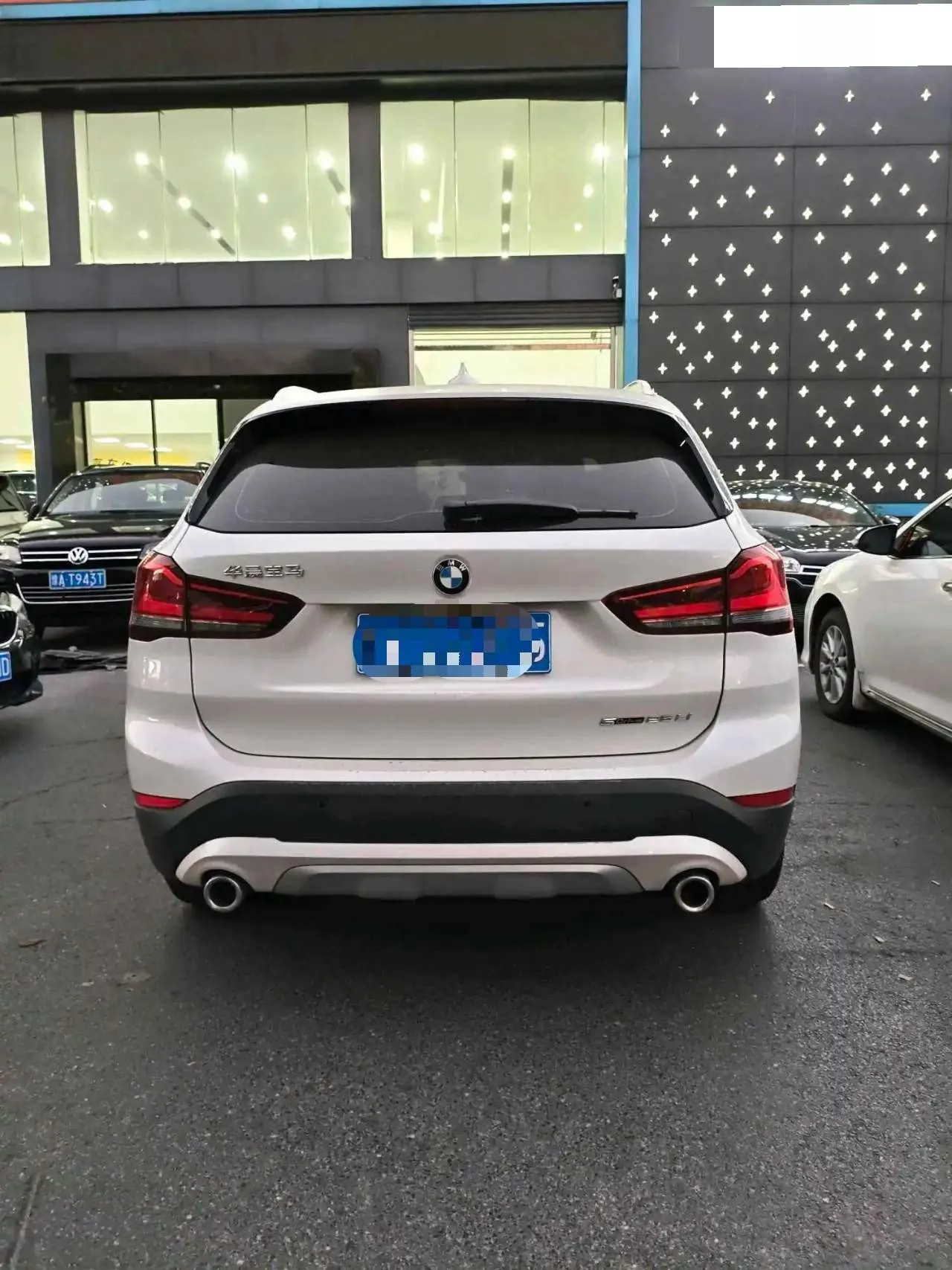 BMW 2021 X1 sDrive20Li 1.5T exclusive automatic gear 5
