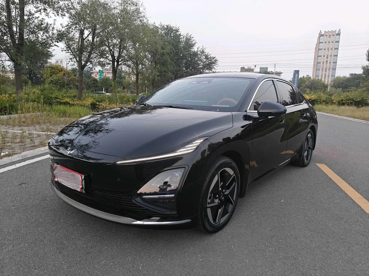 WuLing 2025 Starlight EV 610km Intelligent Flagship Automatic Gear - View 1