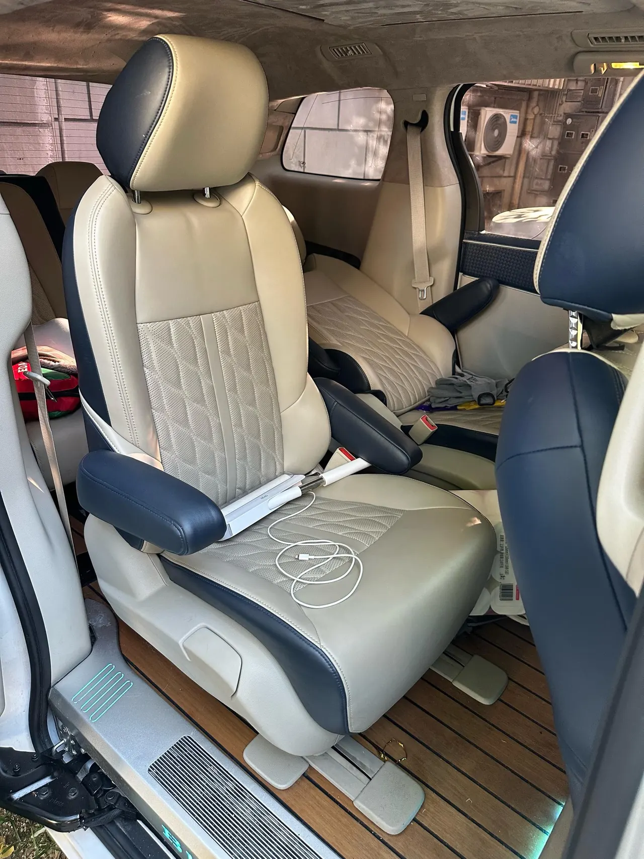 Buick 2021 GL8 Land Business Class 2.0T 652T Comfortable Automatic Gear 10
