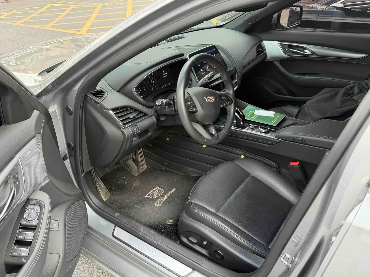 Cadillac 2023 CT5 2.0T 28T Luxury (Standard Edition) Automatic Gear 3