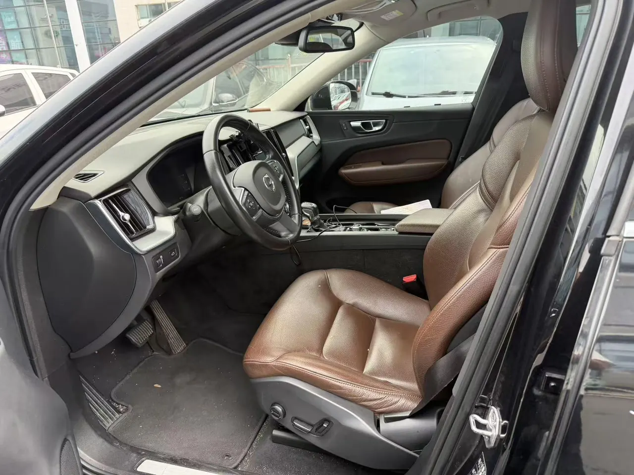 Volvo 2020 XC60 2.0T T5 4-wheel drive smart luxury automatic gear 2