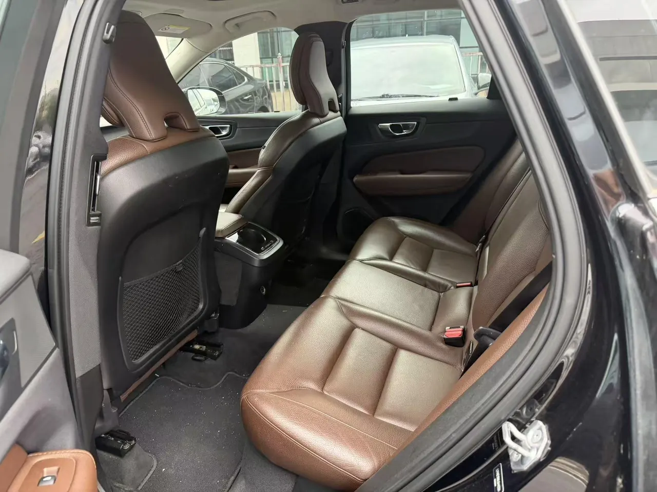 Volvo 2020 XC60 2.0T T5 4-wheel drive smart luxury automatic gear 3