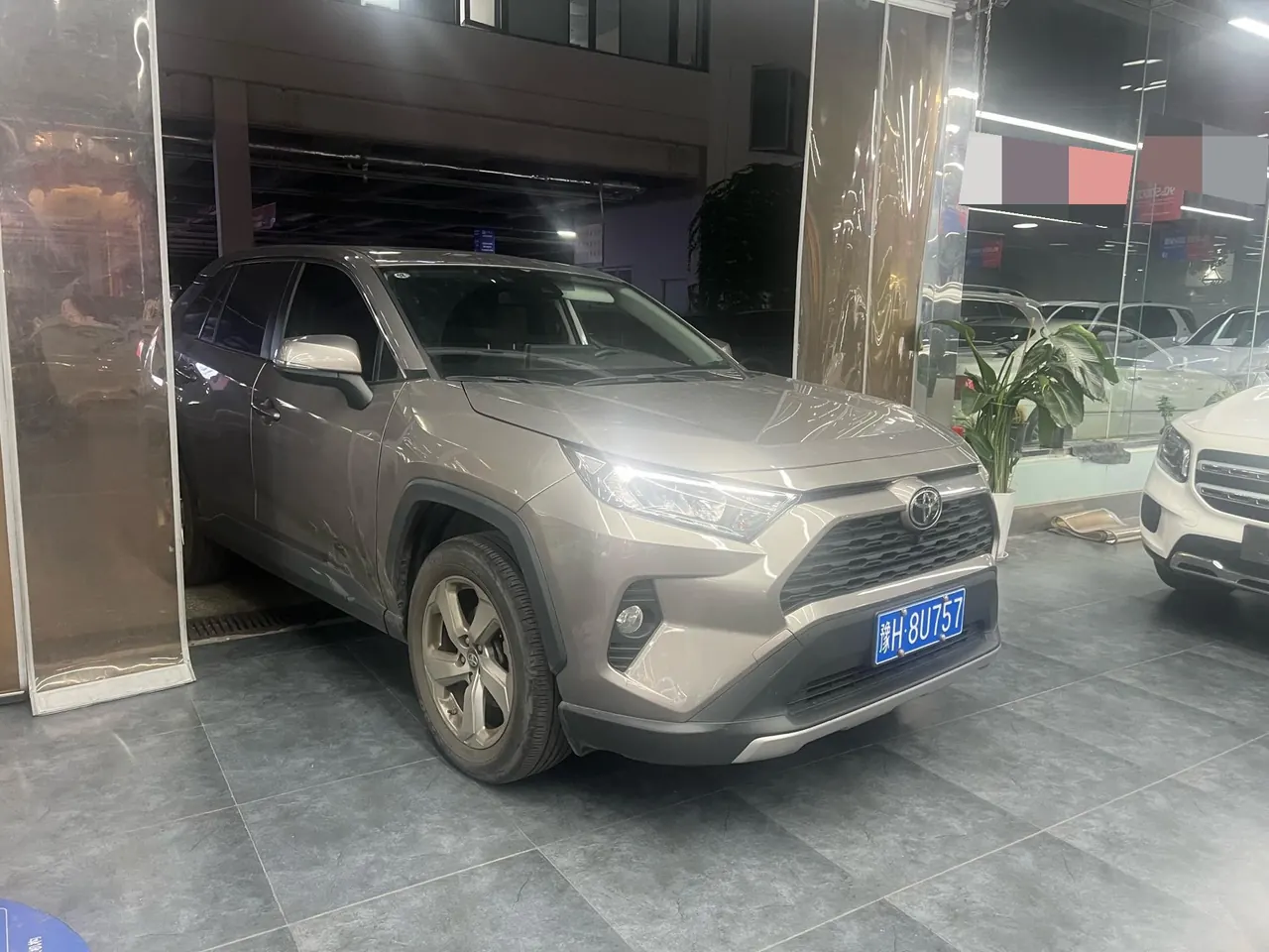 Toyota 2021 RAV4 Rongbo 2.0 Stepless Two-Drive Fashion PLUS Edition Automatic Gear 3