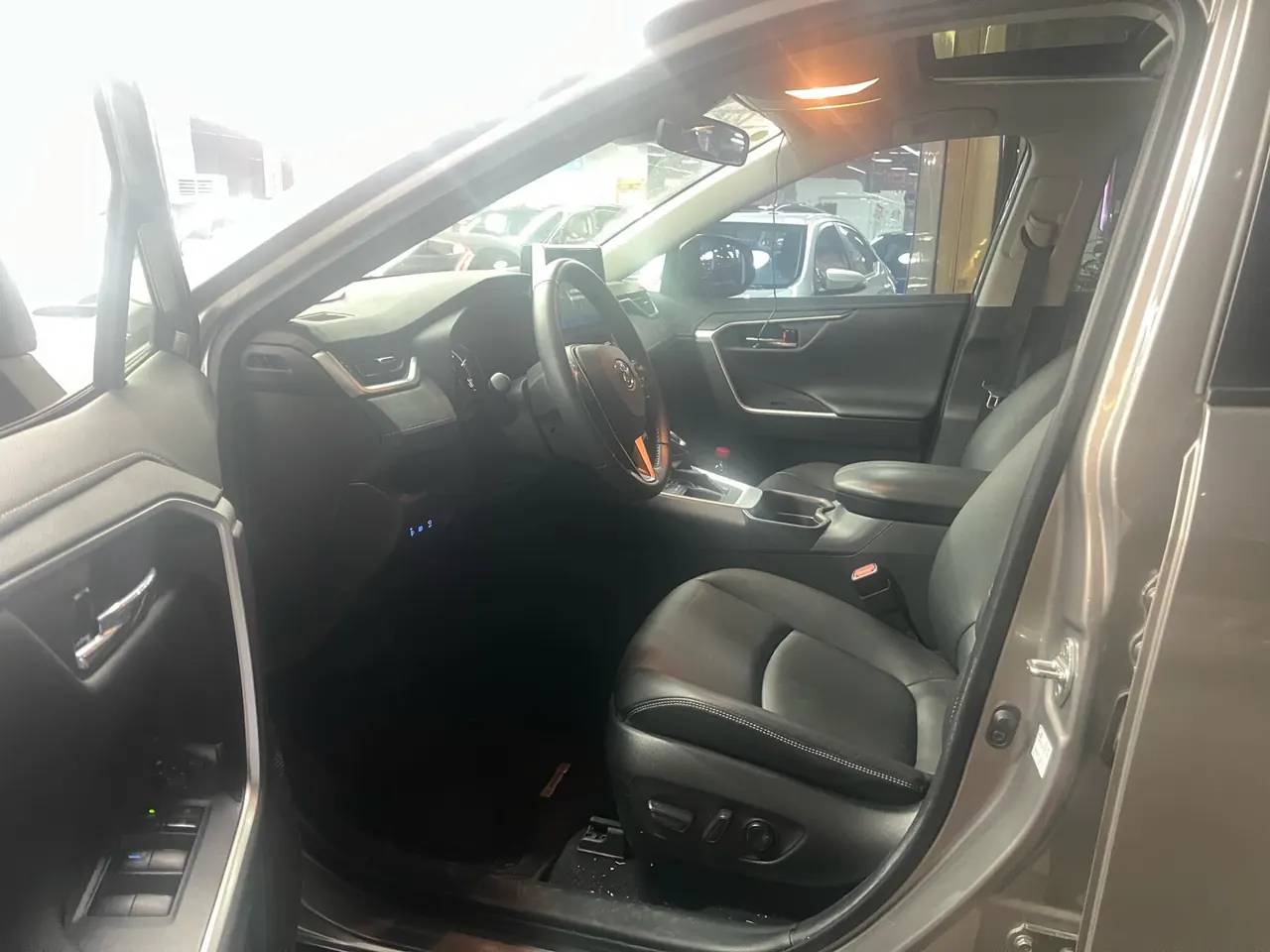 Toyota 2021 RAV4 Rongbo 2.0 Stepless Two-Drive Fashion PLUS Edition Automatic Gear 5