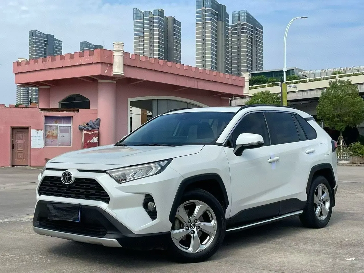 Toyota 2020 RAV4 Rongbo 2.0 Stepless Two-Drive Fashion Edition PLUS Automatic Gear - View 1