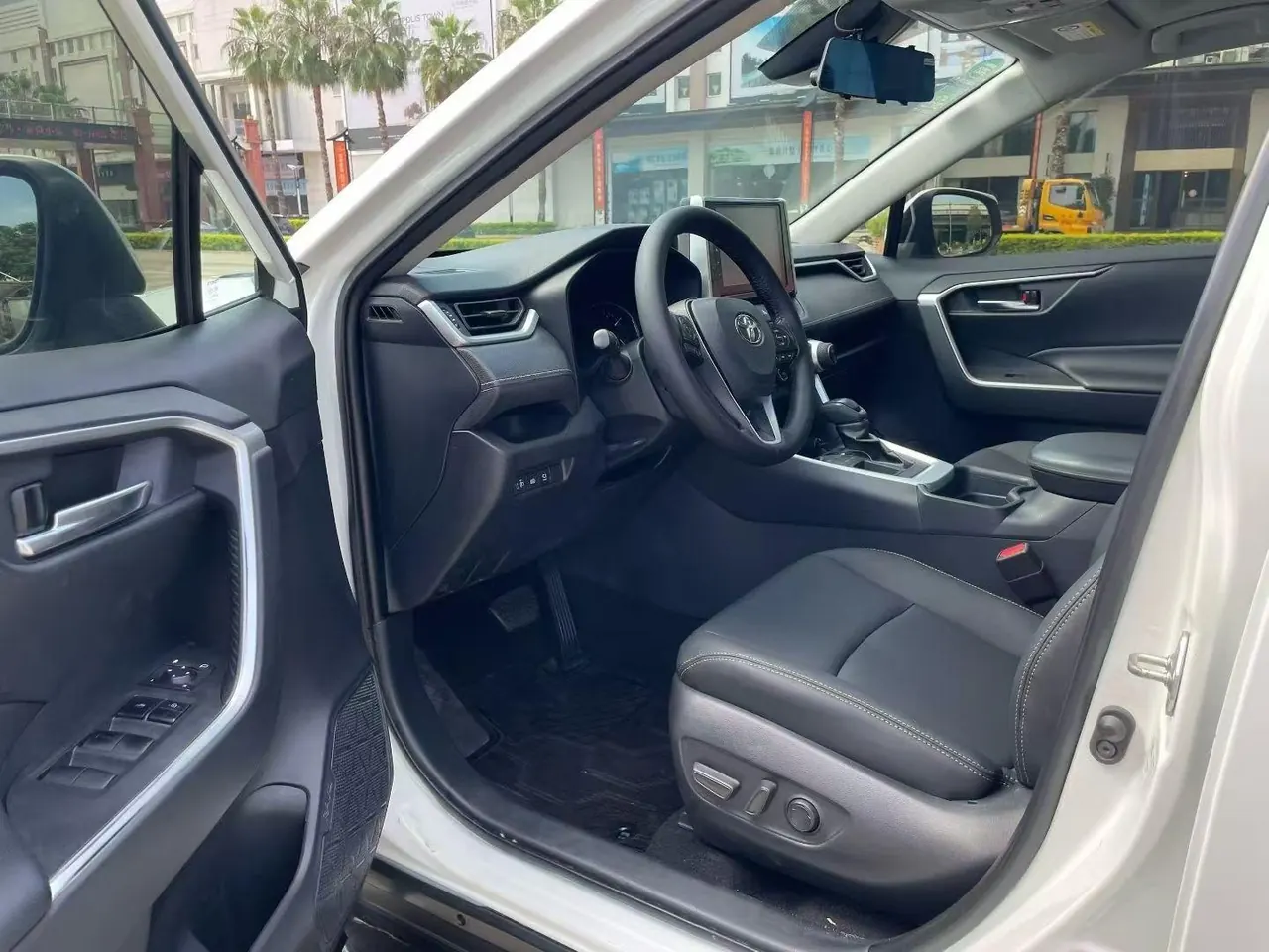 Toyota 2020 RAV4 Rongbo 2.0 Stepless Two-Drive Fashion Edition PLUS Automatic Gear 6