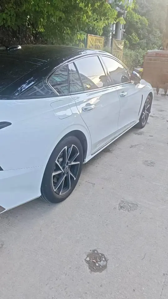 HongQi 2025 H6 2.0T to the United States version of automatic gear 5