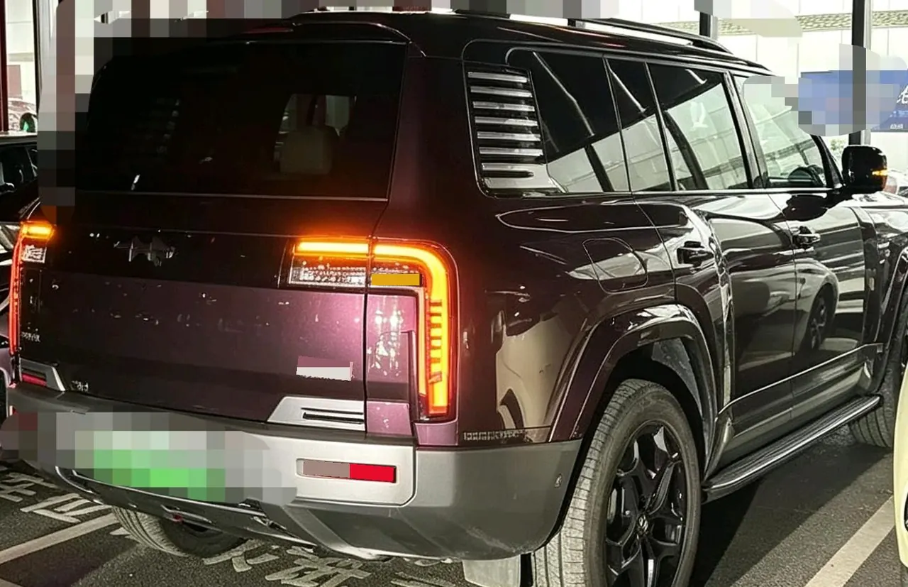 FangChengBao 2025 titanium 7 1.5T stepless 190KM four-wheel drive Ultra version of automatic gear 3