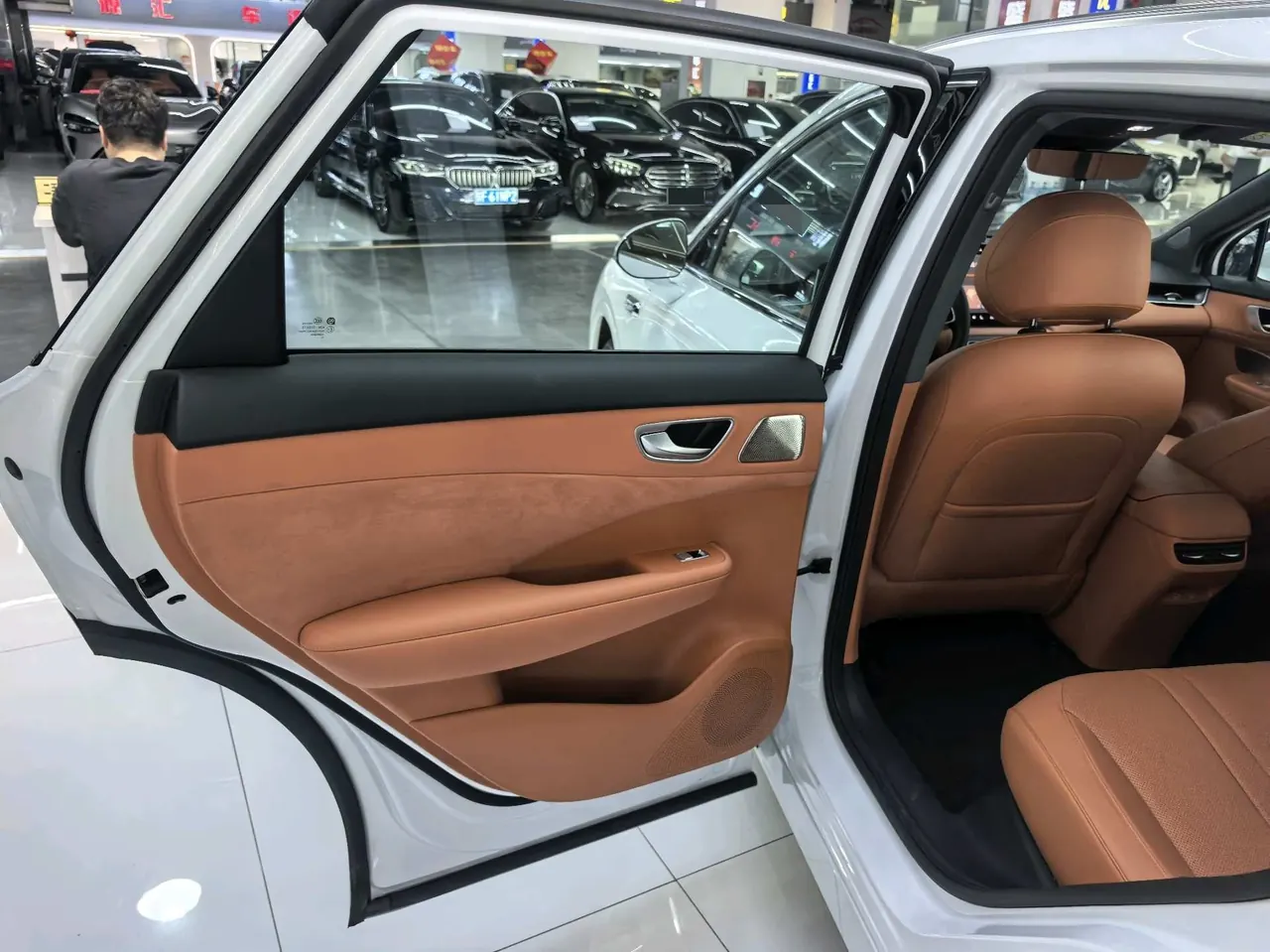 Shangjie 2025 H5 Range-Extended Max Automatic Transmission 9