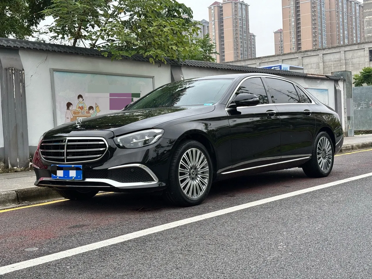 Mercedes Benz E Class 2023 E 300 L 2.0T Luxury Automatic Gear - View 1