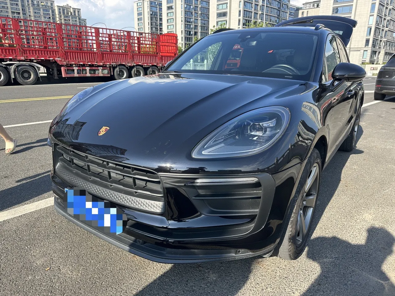 Porsche Macan (Imported) 2022 Macan 2.0T Automatic Gear - View 1