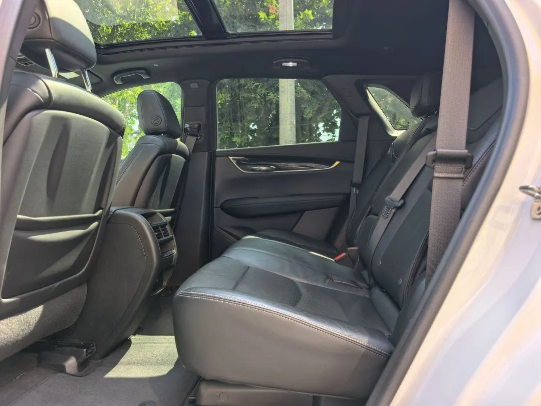 Cadillac 2020 XT5 2.0T 28T Luxury Automatic Gear 4