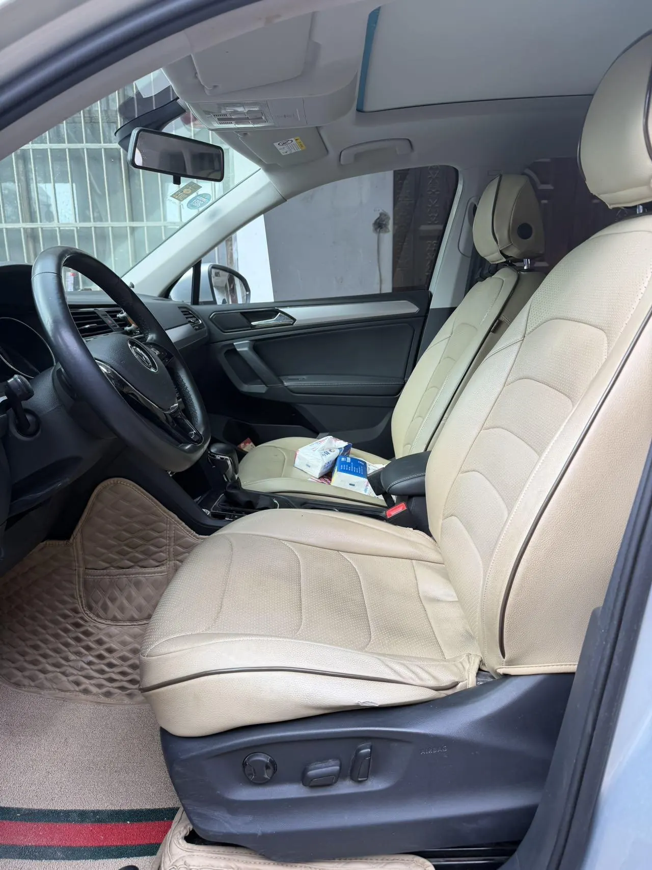 Volkswagen 2020 Tiguan L 2.0TSI 330TSI Two-Drive Panoramic Comfort Edition Automatic Gear 2
