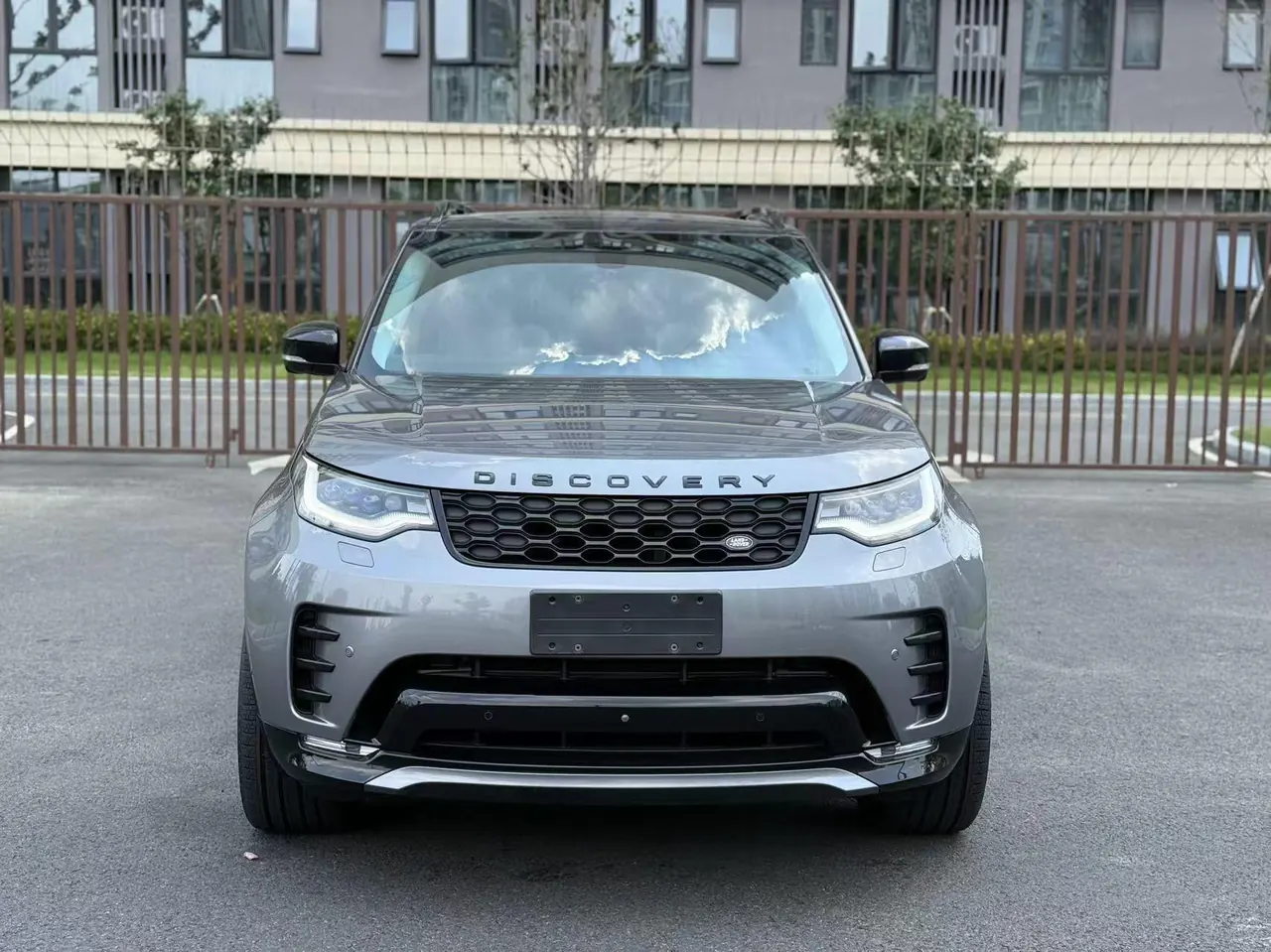 Land Rover Discovery (Imported) 2021 Discovery 5 48V 3.0T 360PS R-Dynamic SE Automatic Gear 2