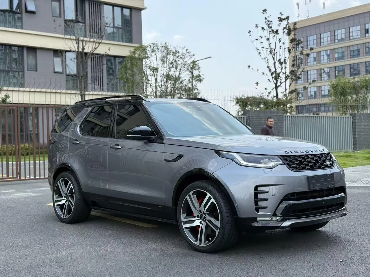 Land Rover Discovery (Imported) 2021 Discovery 5 48V 3.0T 360PS R-Dynamic SE Automatic Gear 3