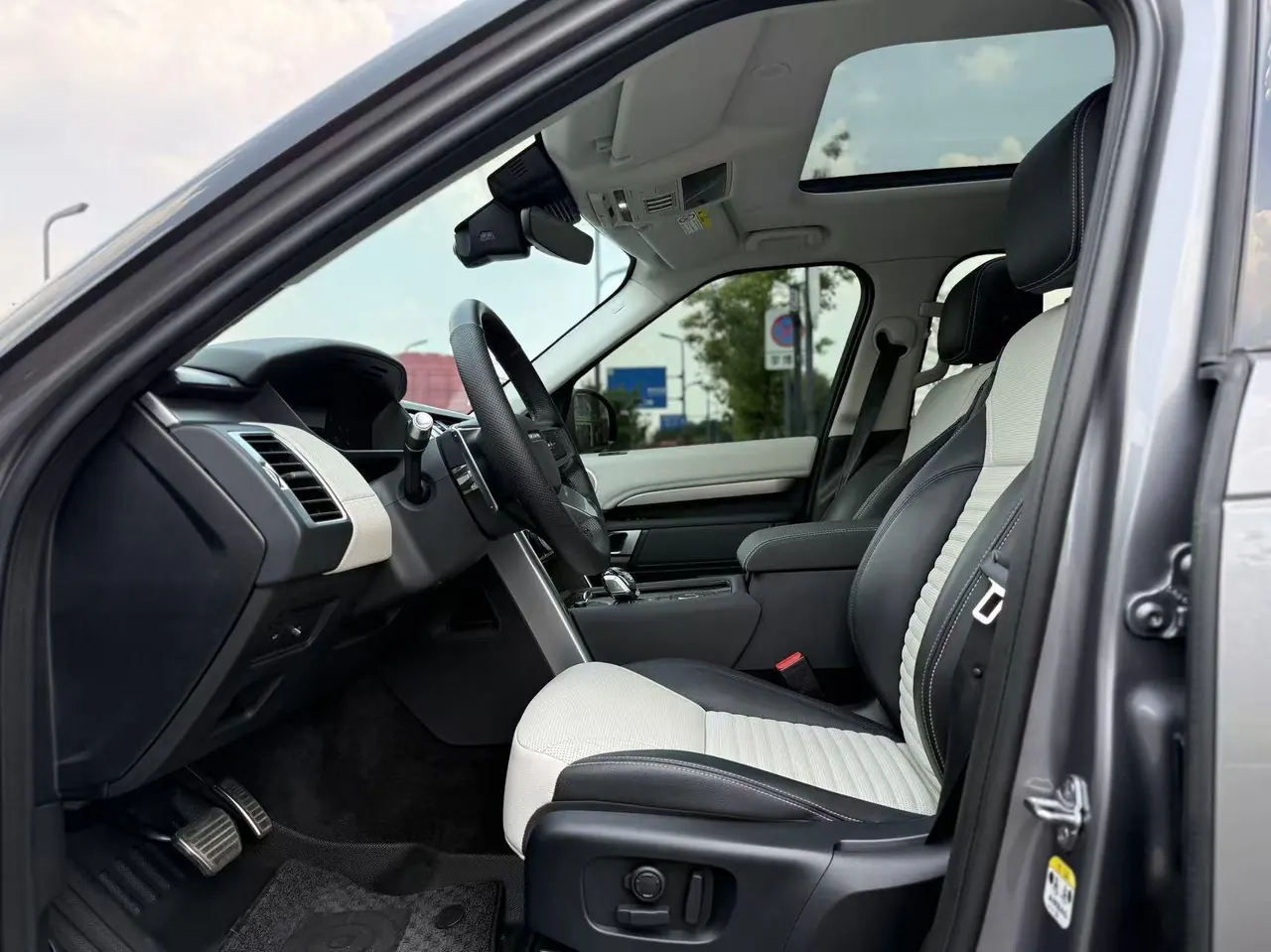 Land Rover Discovery (Imported) 2021 Discovery 5 48V 3.0T 360PS R-Dynamic SE Automatic Gear 5