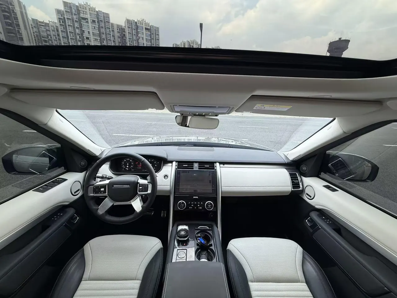 Land Rover Discovery (Imported) 2021 Discovery 5 48V 3.0T 360PS R-Dynamic SE Automatic Gear 6