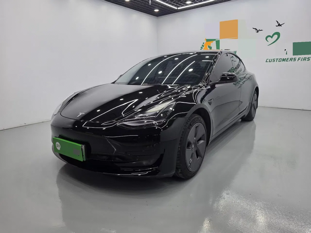 Tesla 2022 Model 3 rear-wheel drive version of automatic transmission - View 1