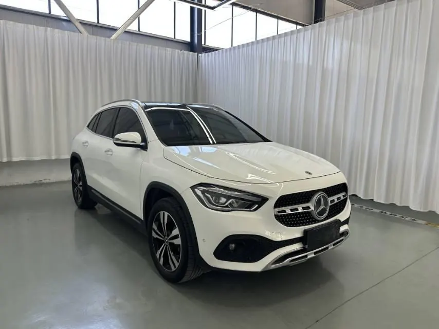 Mercedes Benz 2020 GLA 200 1.3T automatic gear 3