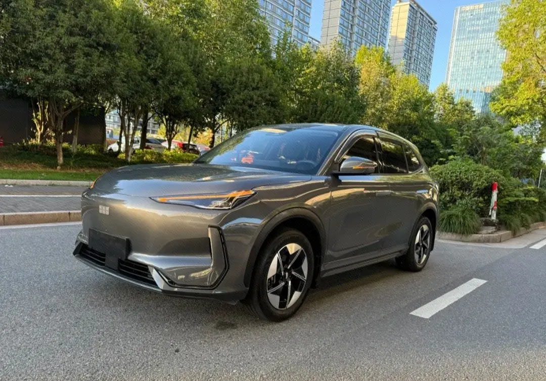 Geely Galaxy 2024 E 5 530km sailing version of automatic gear - View 1