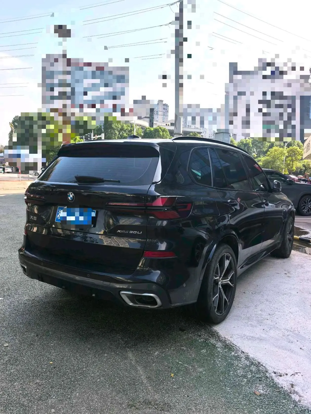 BMW 2023 X5 xDrive30Li 48V 2.0T exclusive m sports obsidian night suit automatic gear 10