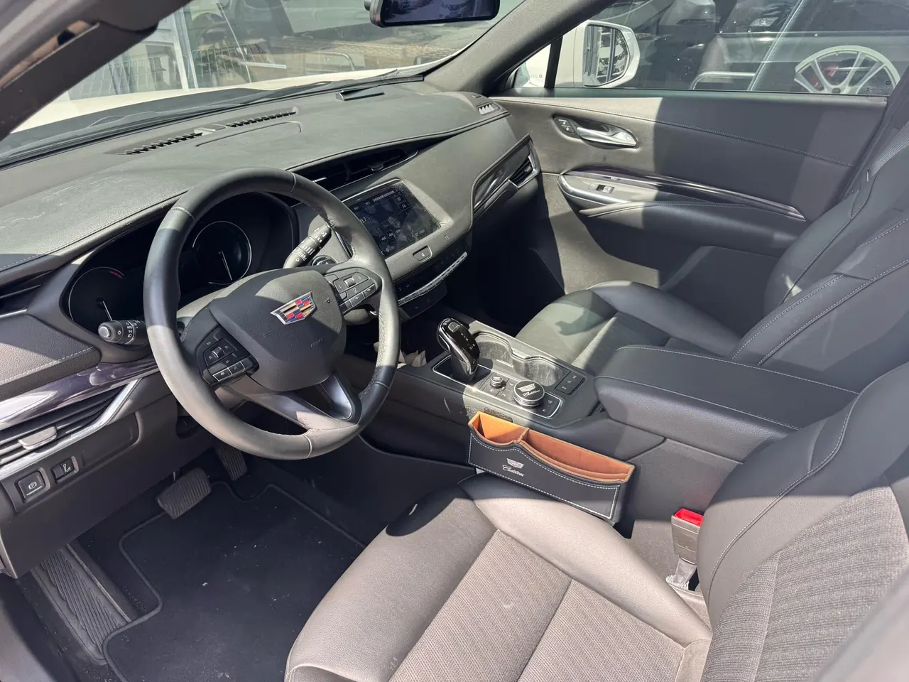 Cadillac 2021 XT4 2.0T 28T Two-Drive Technical Automatic Gear 11