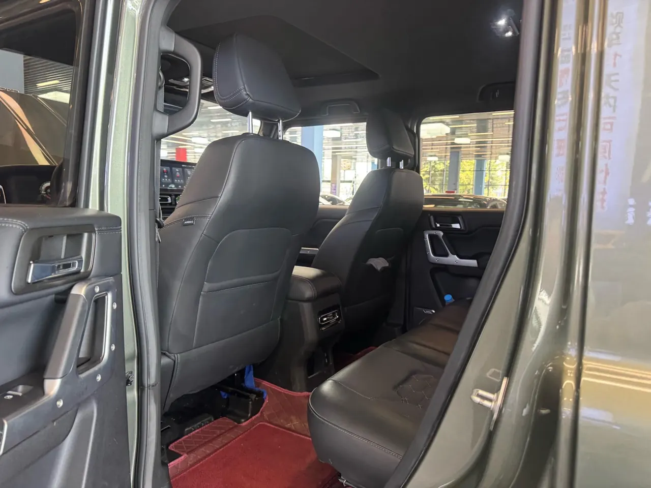 212 2024 T01 2.0T Explorer Automatic 4