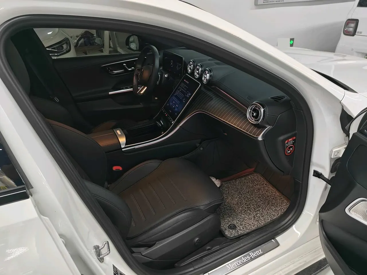 Mercedes Benz Class C 2023 C 260 L 48V 1.5T Hao Night Sports Edition Automatic Gear 3