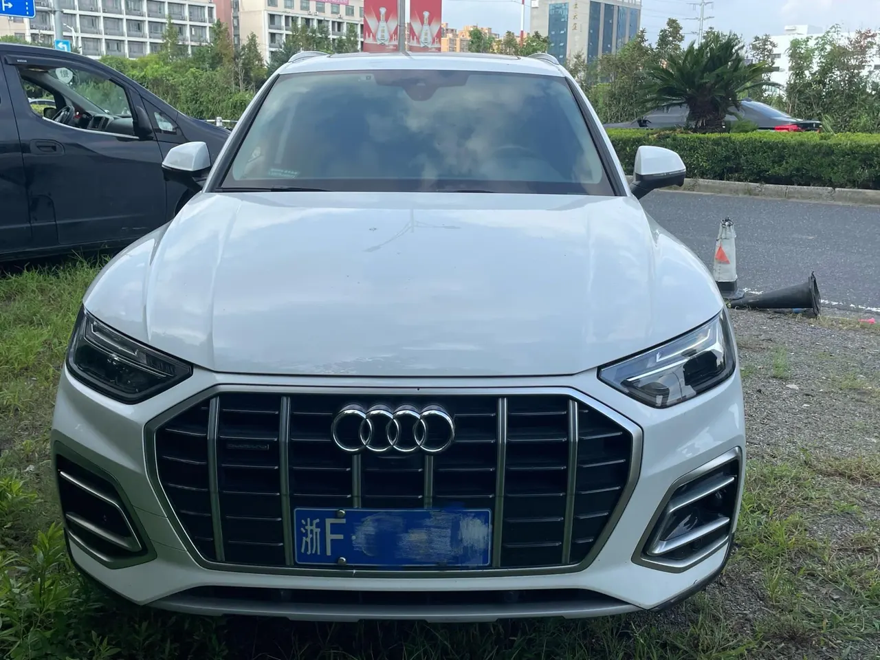 Audi 2022 Q5L 2.0TFSI 40TFSI Deluxe Elegant Automatic 2