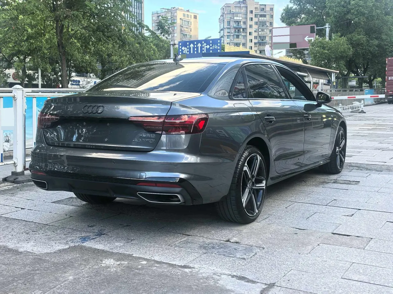 Audi 2024 A4L 2.0TFSI 40TFSI Deluxe Dynamic Automatic 6