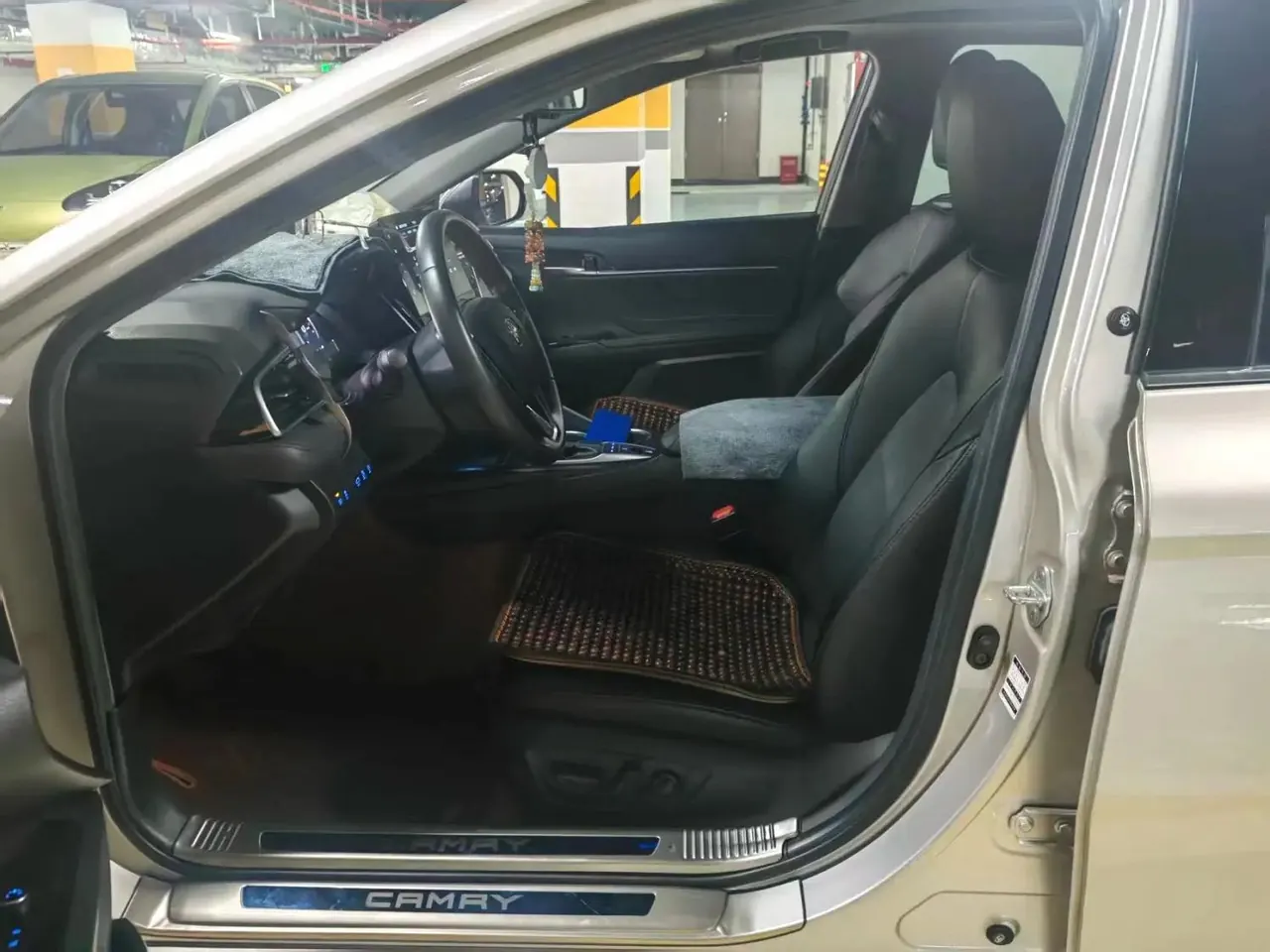 Toyota 2021 Camry 2.5G Deluxe Edition Automatic Gear 2