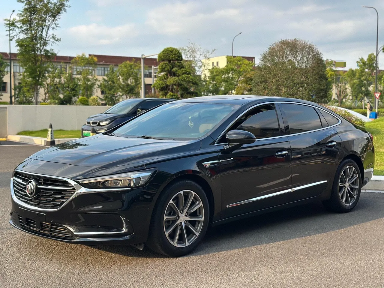 Buick 2021 LaCrosse 2.0T 652T Honorable Automatic - View 1