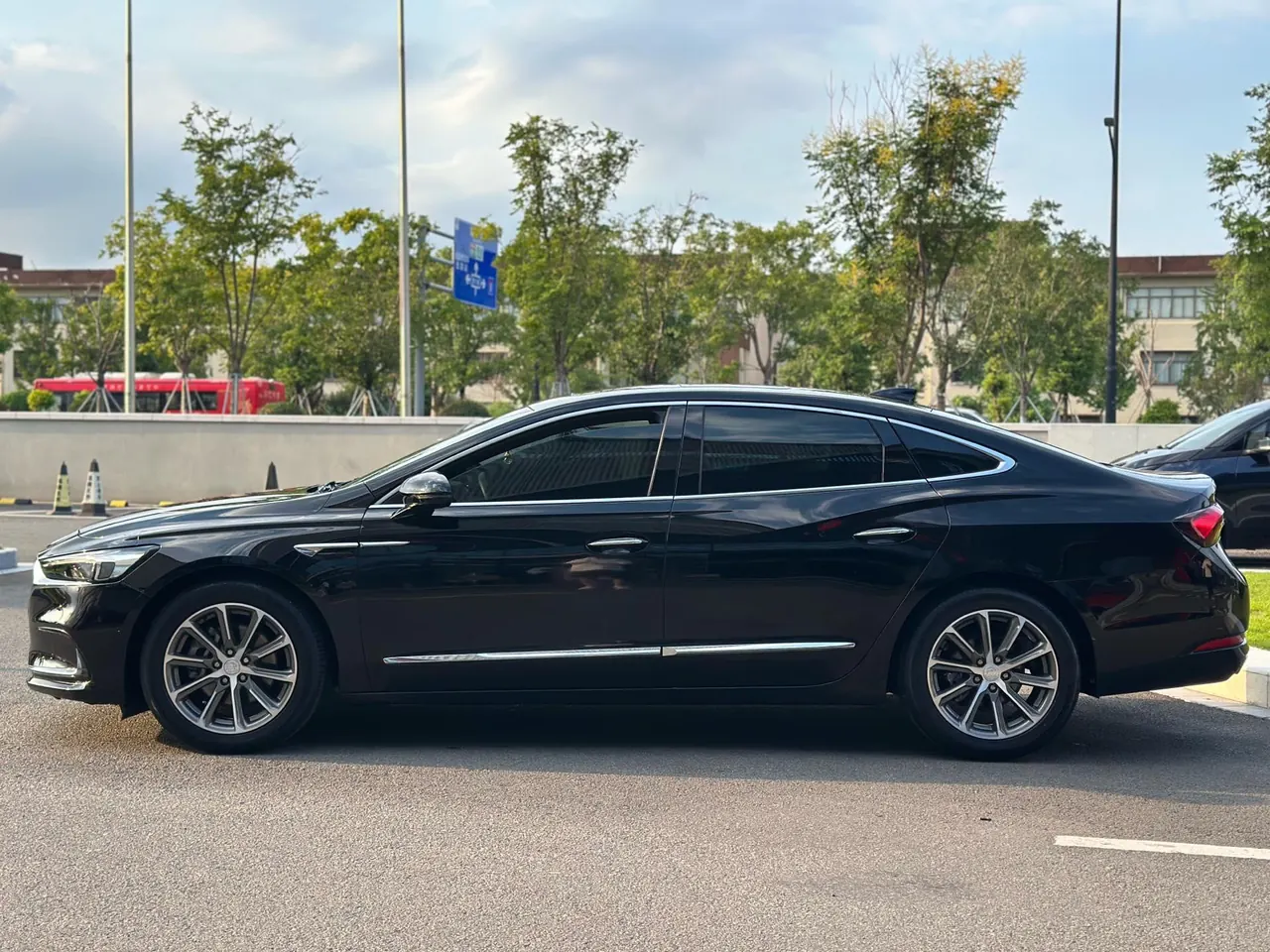 Buick 2021 LaCrosse 2.0T 652T Honorable Automatic 10