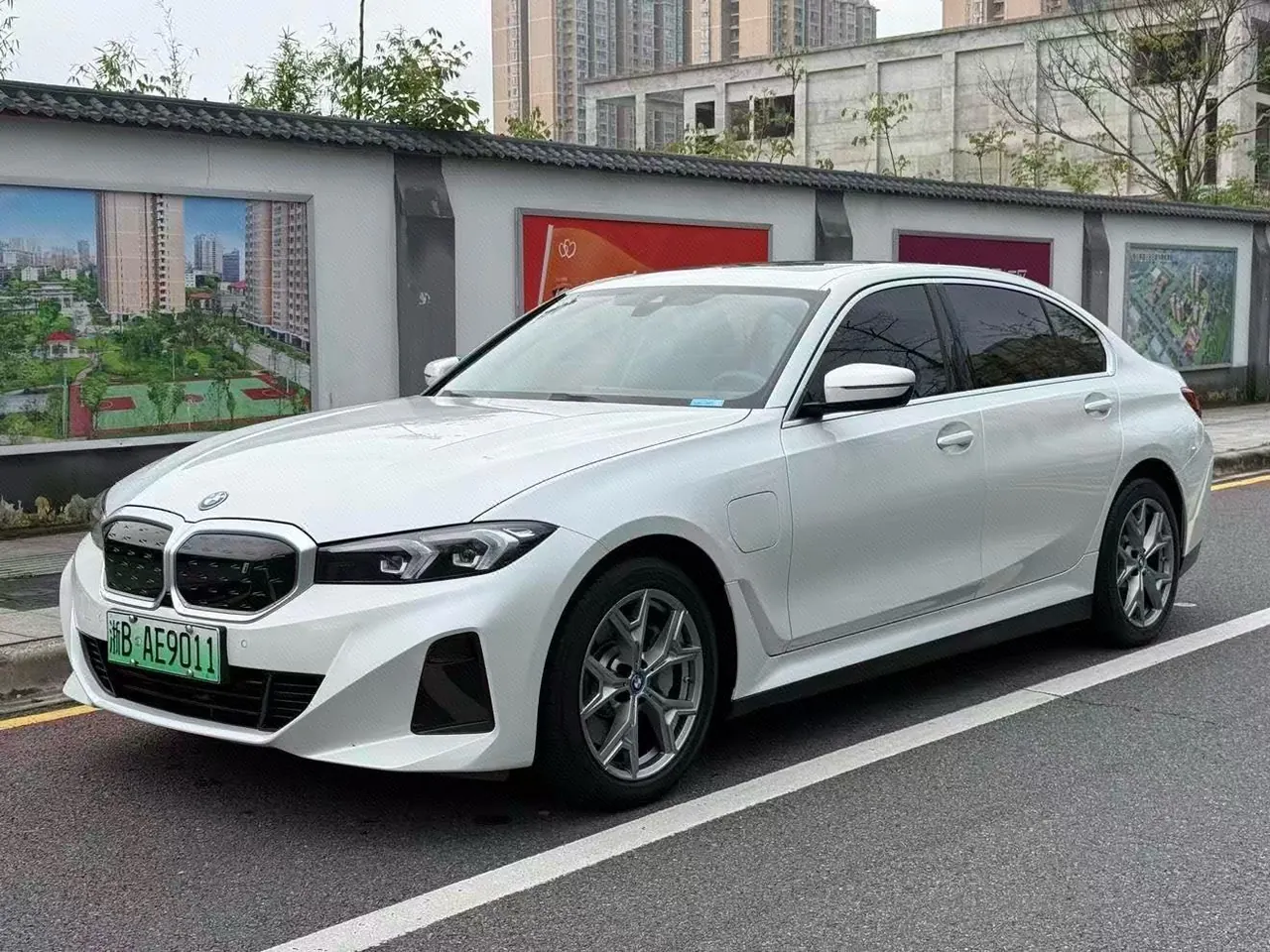 BMW 2022 i3 eDrive 35L automatic gear - View 1