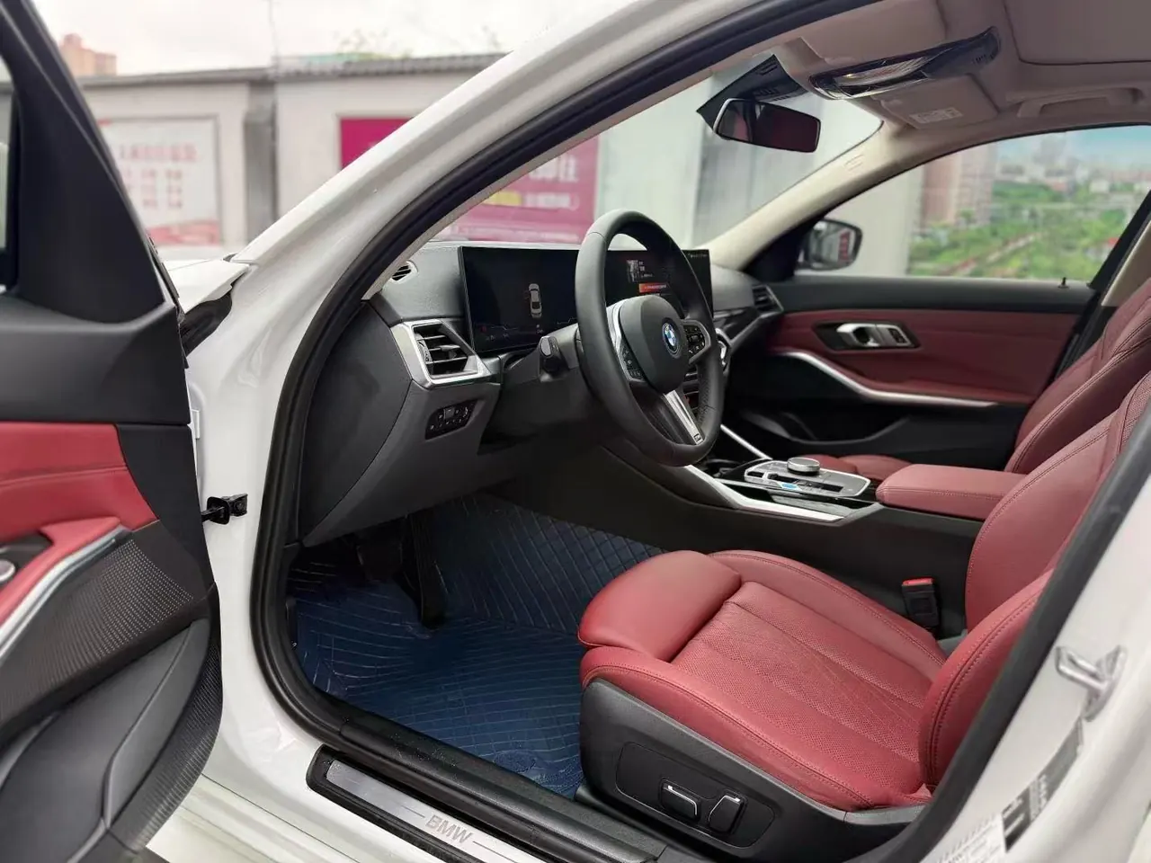 BMW 2022 i3 eDrive 35L automatic gear 4