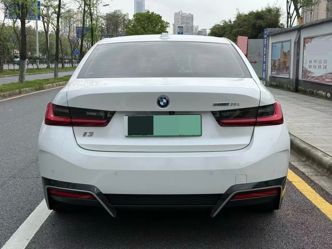 BMW 2022 i3 eDrive 35L automatic gear 8