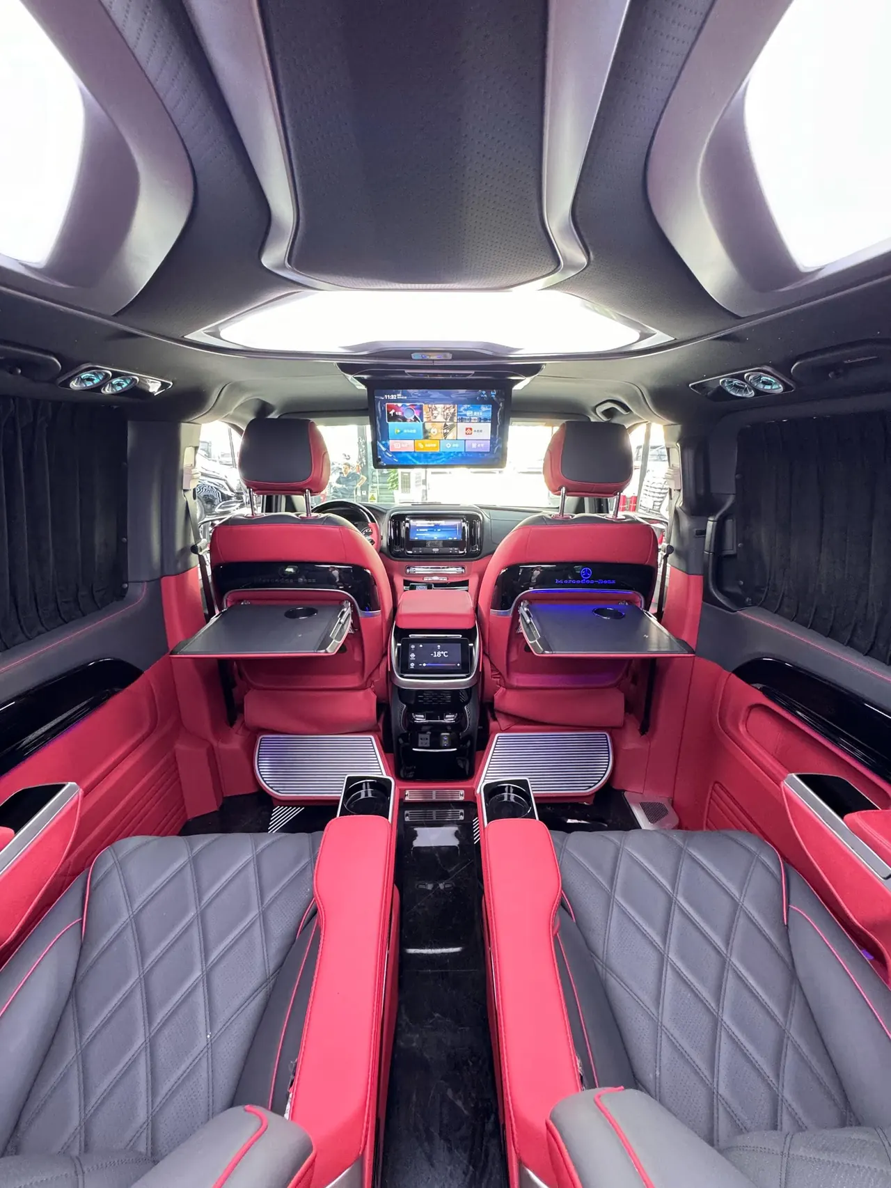 Mercedes Benz 2024 Vito 2.0T Elite Edition 7-seat Automatic Gear 6