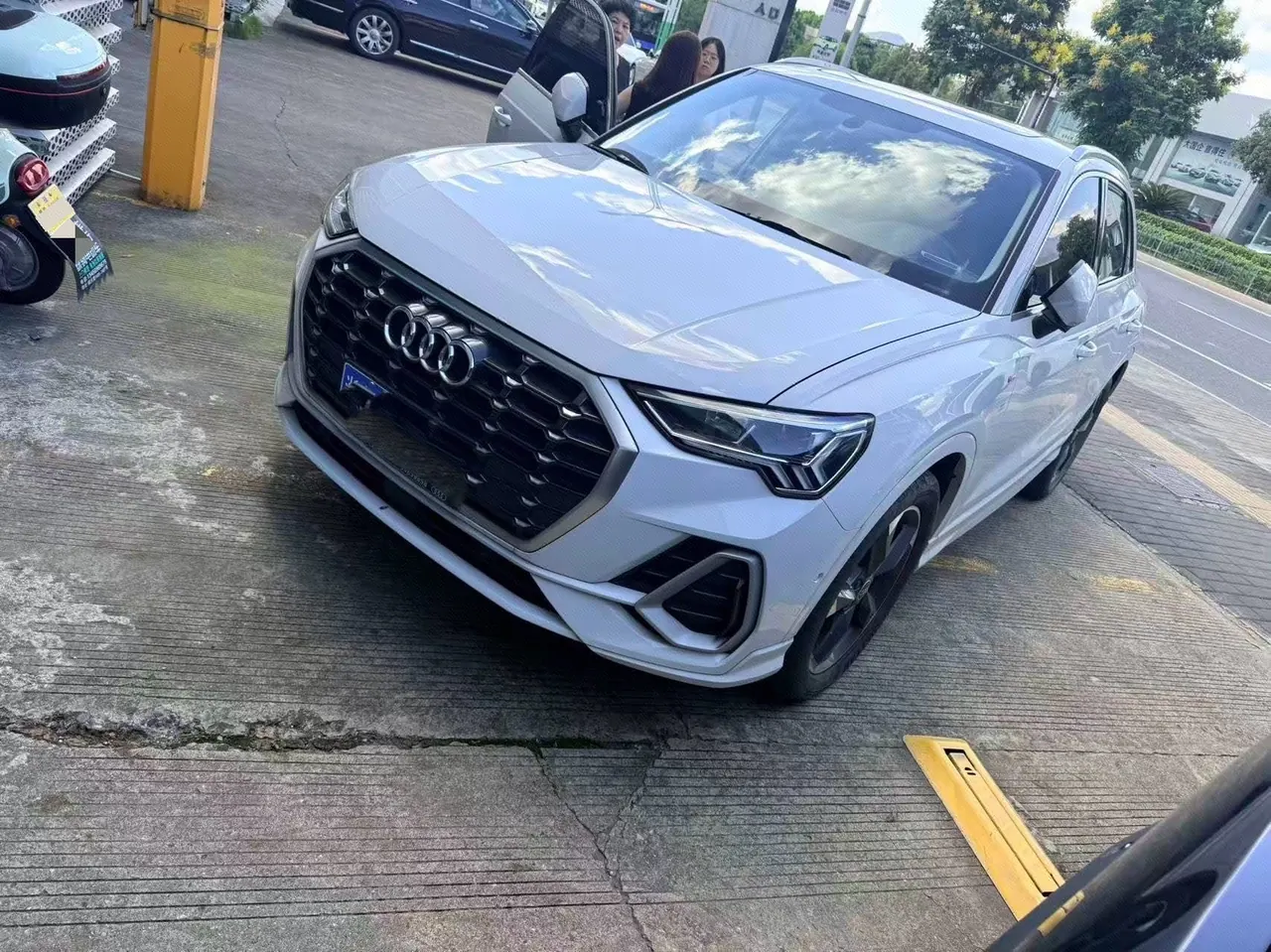 Audi 2023 Q3 1.5TFSI 35TFSI Fashion Dynamic Automatic - View 1