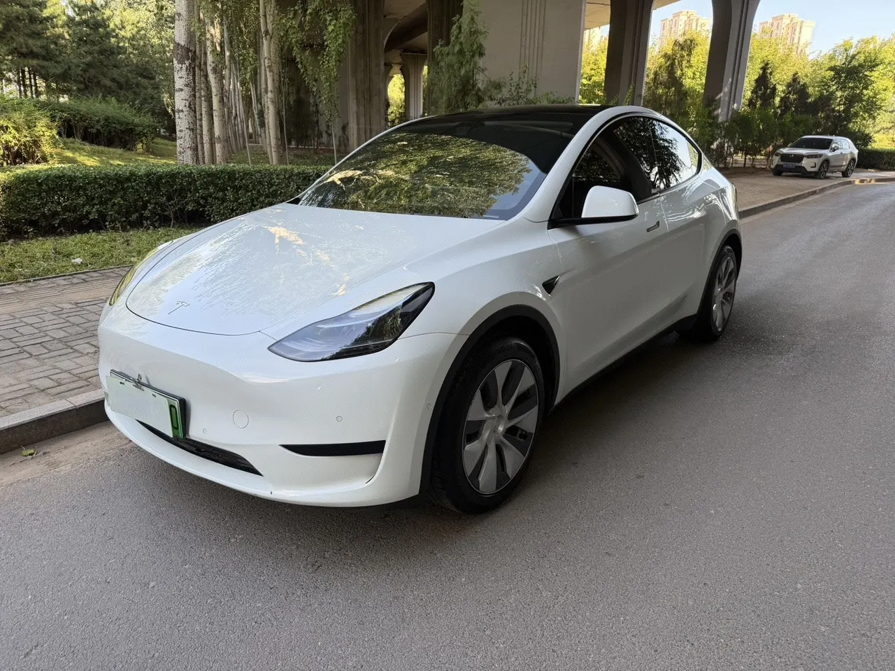 Tesla 2022 Model Y rear-wheel drive version (facelift) automatic gear - View 1