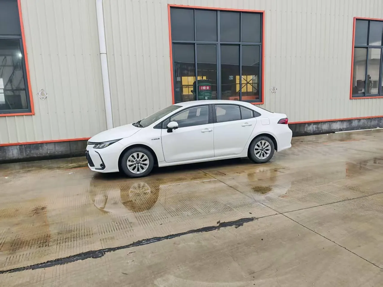Toyota 2023 Corolla Double Engine 1.8 Stepless Intelligent Electric Hybrid Pioneer Edition Automatic Gear 4