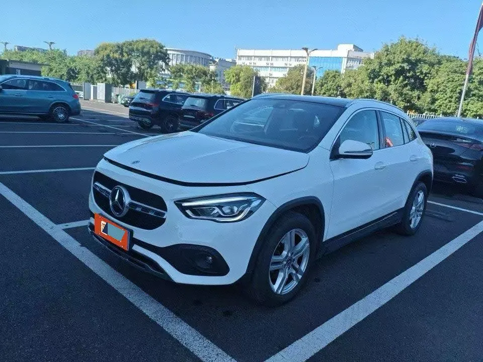 Mercedes Benz 2023 GLA 200 1.3T (modified) automatic gear - View 1