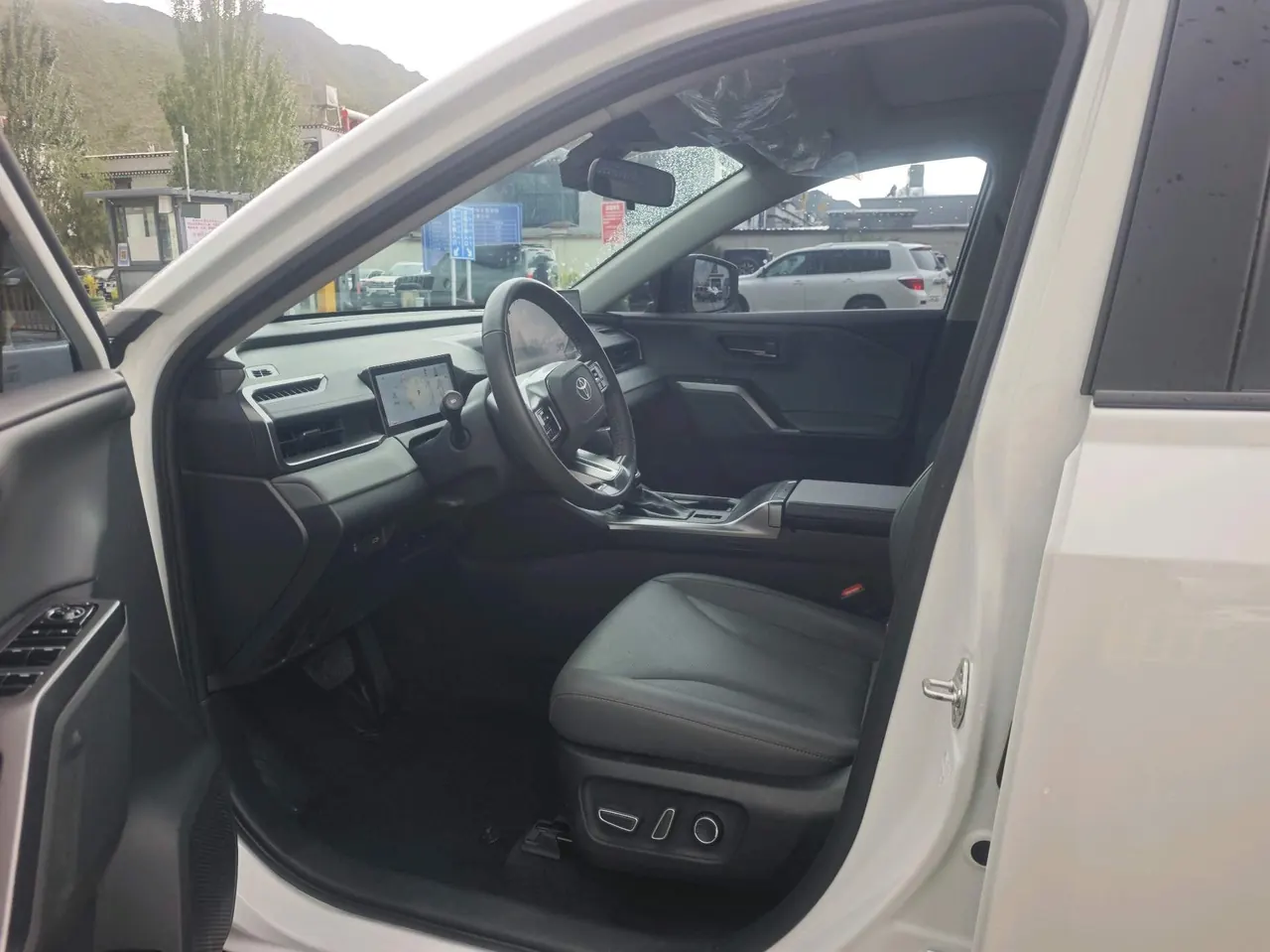 Toyota 2026 RAV4 Rongbo 2.0 Stepless Two-Drive Deluxe Automatic Gear 5