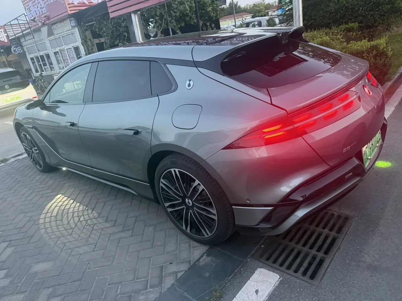 Denza 2024 Denza Z9GT 2.0T Stepless 1100 Four-wheel Drive Ultra First Edition Automatic Gear 3