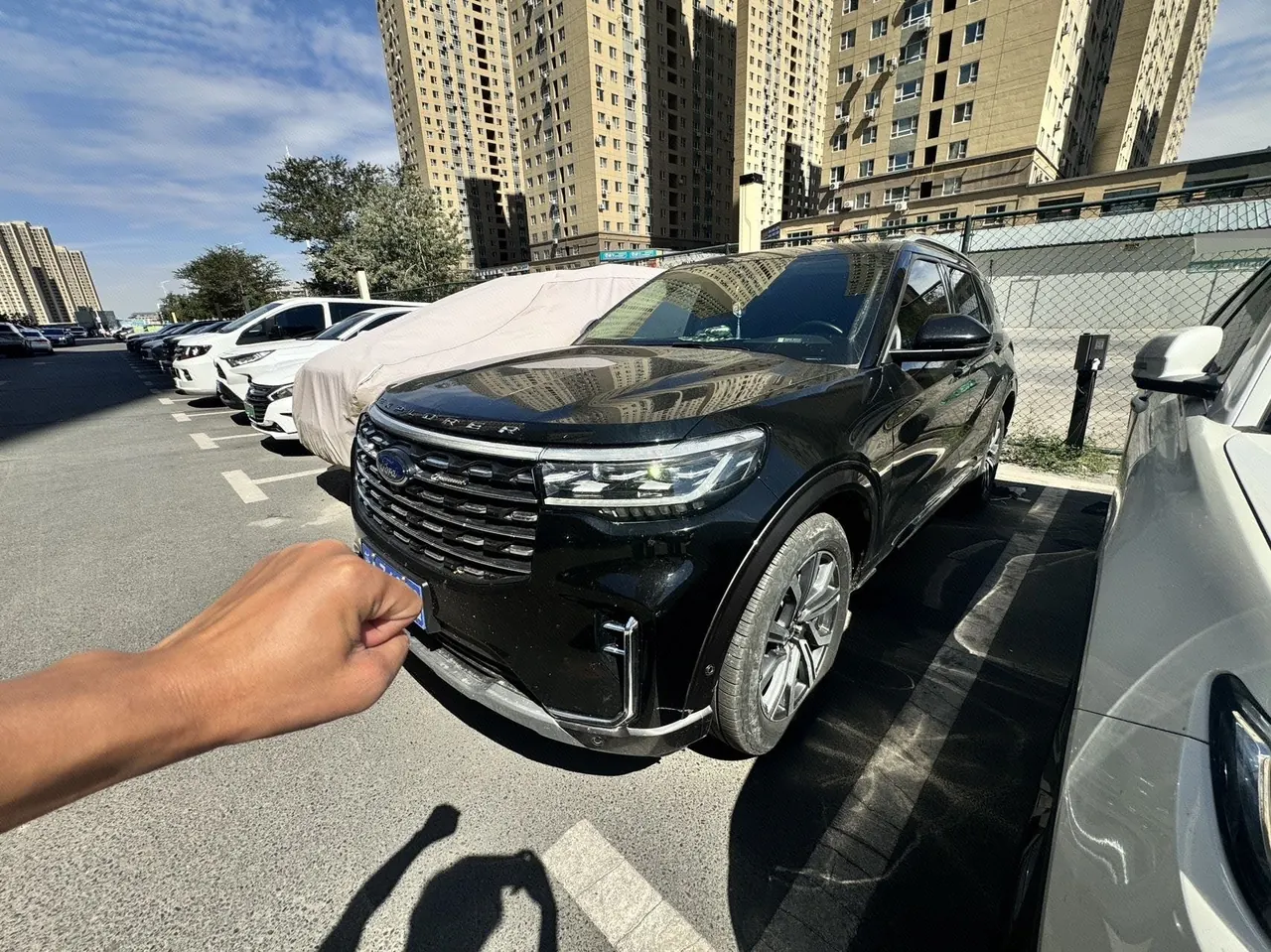 Ford 2023 Explorer 2.3T EcoBoost 285 Four-wheel Drive Titanium Edition 6-seat Automatic Gear - View 1