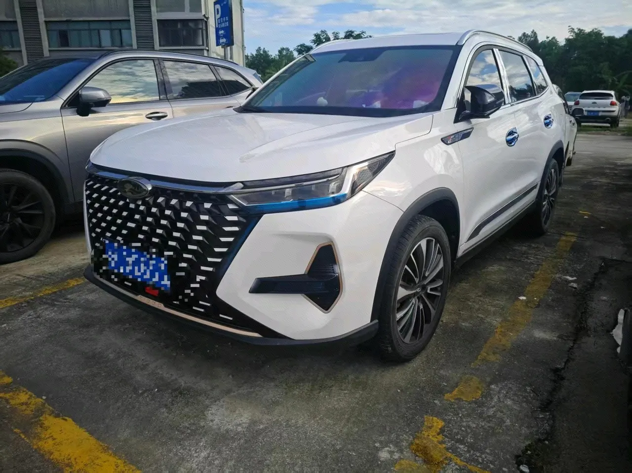 Chery 2022 Ruihu 8 PRO 2.0T 390T 4-wheel drive vast version 5-seat automatic gear - View 1