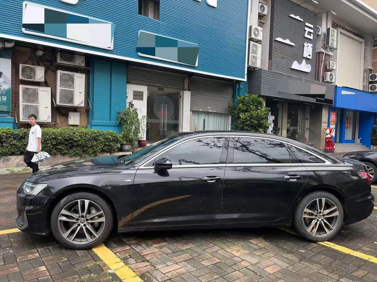 Audi 2021 A6L 2.0TFSI 40TFSI Deluxe Dynamic Automatic 3